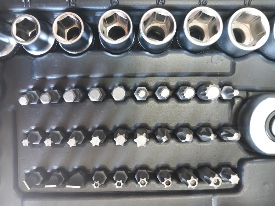 Εργαλειοθήκη με 216 Μέρη, 1/4", 3/8" και 1/2" ROCKFORCE