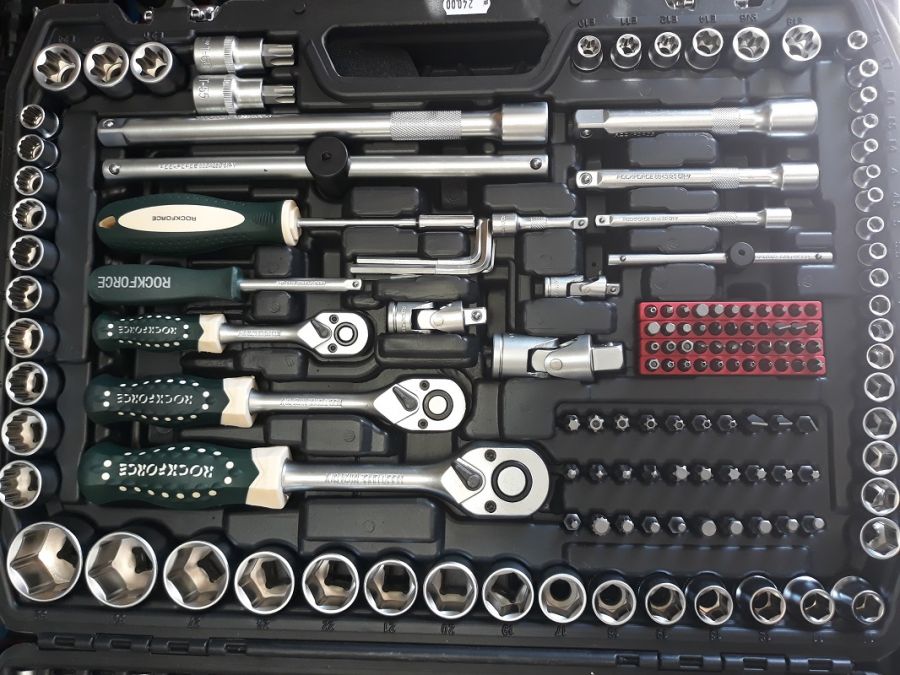 Εργαλειοθήκη με 216 Μέρη, 1/4", 3/8" και 1/2" ROCKFORCE